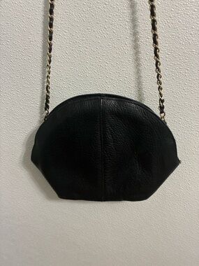 Source Unknown Black Leather Crossbody with Gold Chain